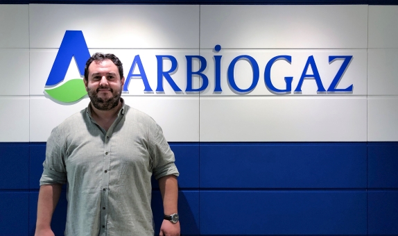 Arbiogaz Çevre Mühendisi Volkancan Yücel: "İstanbul Havalimanı Arıtma Tesisi %90'ın Üzerinde Verimle Çalışıyor" Arbiogaz Çevre Mühendisi Volkancan Yücel: "İstanbul Havalimanı Arıtma Tesisi %90'ın Üzerinde Verimle Çalışıyor"