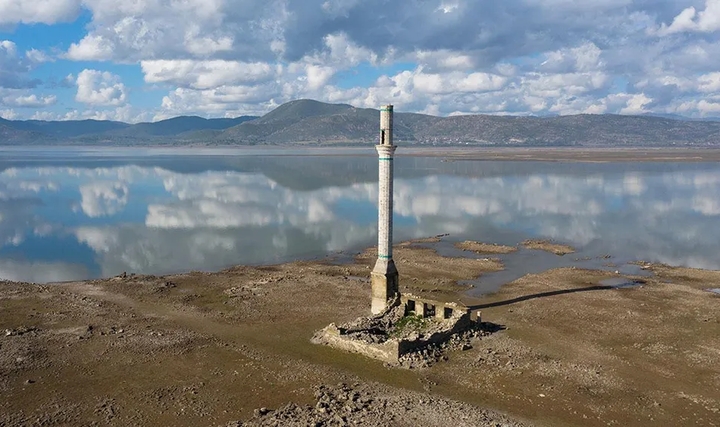 İzmir Su Raporu 2024 Yayımlandı: İzmir'in İçme Suyu Gerçeği, Kaynaklar Azalıyor, Tehlike Büyüyor İzmir Su Raporu 2024 Yayımlandı: İzmir'in İçme Suyu Gerçeği, Kaynaklar Azalıyor, Tehlike Büyüyor