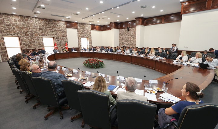 İzmir Körfezi'ne Nefes Aldıracak 'Acil Ve Kısa Vadeli Eylem Planı' Açıklandı: Körfez'de Oksijeni Artıracak Yöntemler Belirlenecek İzmir Körfezi'ne Nefes Aldıracak 'Acil Ve Kısa Vadeli Eylem Planı' Açıklandı: Körfez'de Oksijeni Artıracak Yöntemler Belirlenecek