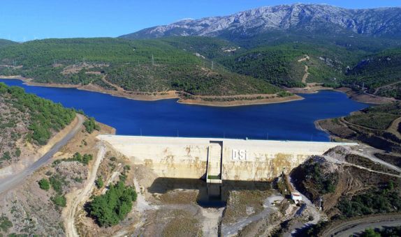 İzmir Üç Yeni Su Kaynağına Kavuşuyor İzmir Üç Yeni Su Kaynağına Kavuşuyor