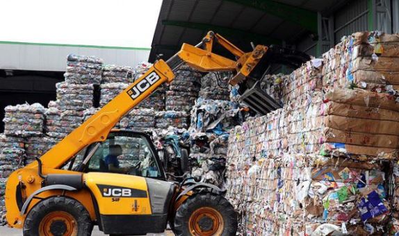 Geri Dönüşümle 4 Ayda 93 Bin Ton Plastik Atık Ekonomiye Kazandırıldı Geri Dönüşümle 4 Ayda 93 Bin Ton Plastik Atık Ekonomiye Kazandırıldı