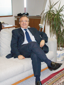 EPEA Türkiye Direktörü Prof. Dr. Hulusi Barlas: 'Atık kavramı, 'Beşikten Beşiğe' Konsepti ile Değişiyor' EPEA Türkiye Direktörü Prof. Dr. Hulusi Barlas: 'Atık kavramı, 'Beşikten Beşiğe' Konsepti ile Değişiyor'